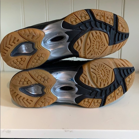 Volleyball Shoes - Picture 7 of 7